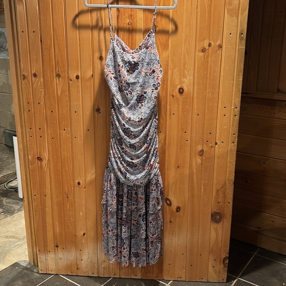 New MISA midi ruched floral dress - Picture 9 of 11